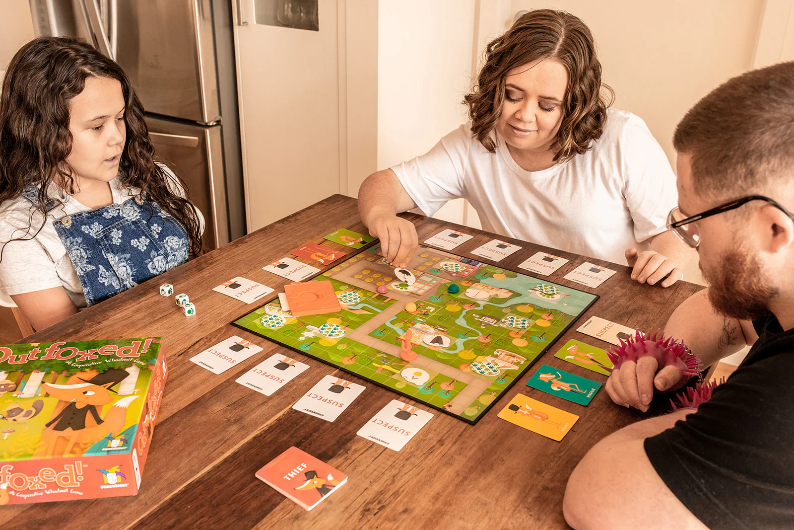 Gamewright Outfoxed - Image 2
